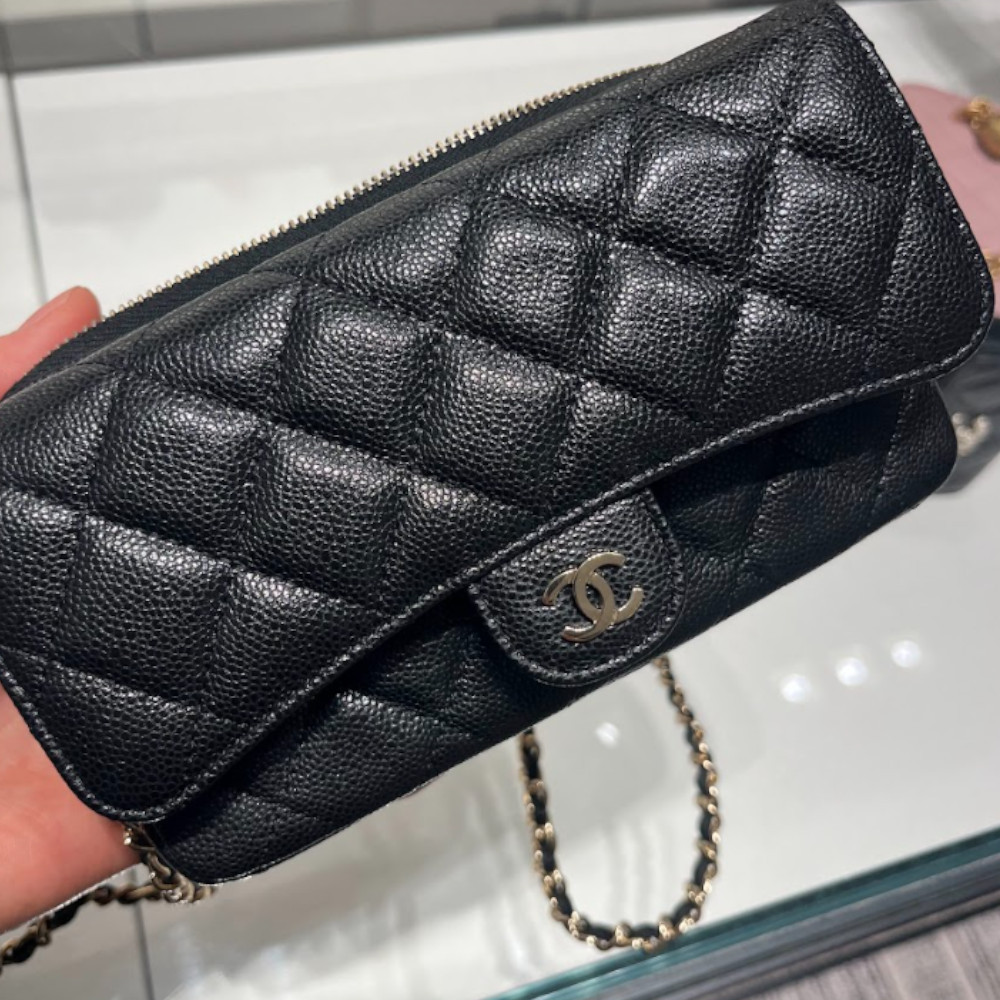大人可愛い【CHANEL】マトラッセ フラップ フォンケース
